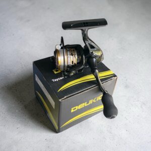 Carrete spinning tamaño 800 + línea monofilamento 15 lb