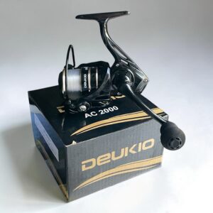 Carrete spinning DEUKIO AC 2000 + línea monofilamento 15 lb